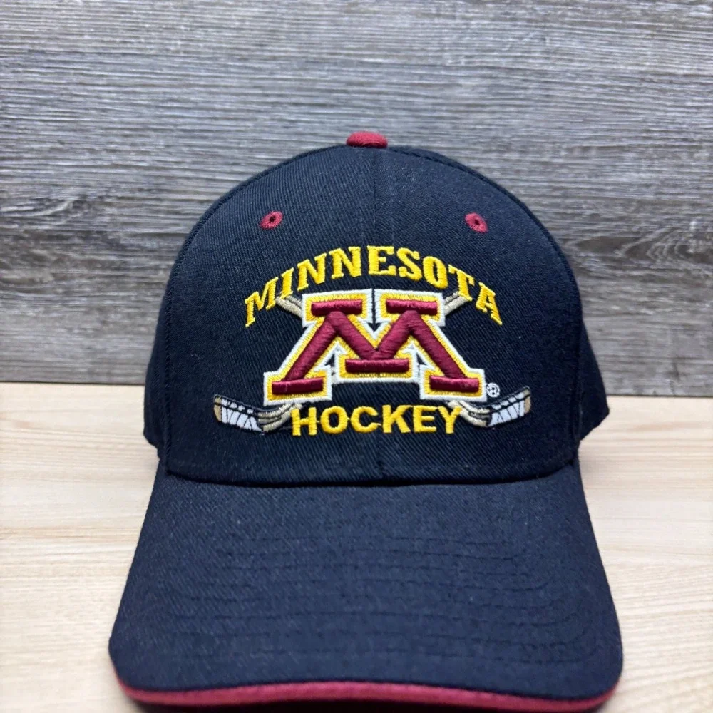 Vintage Minnesota Golden Gophers Hat Cap Fitted 7 1/2 Black Hockey NCAA Zephyr Z